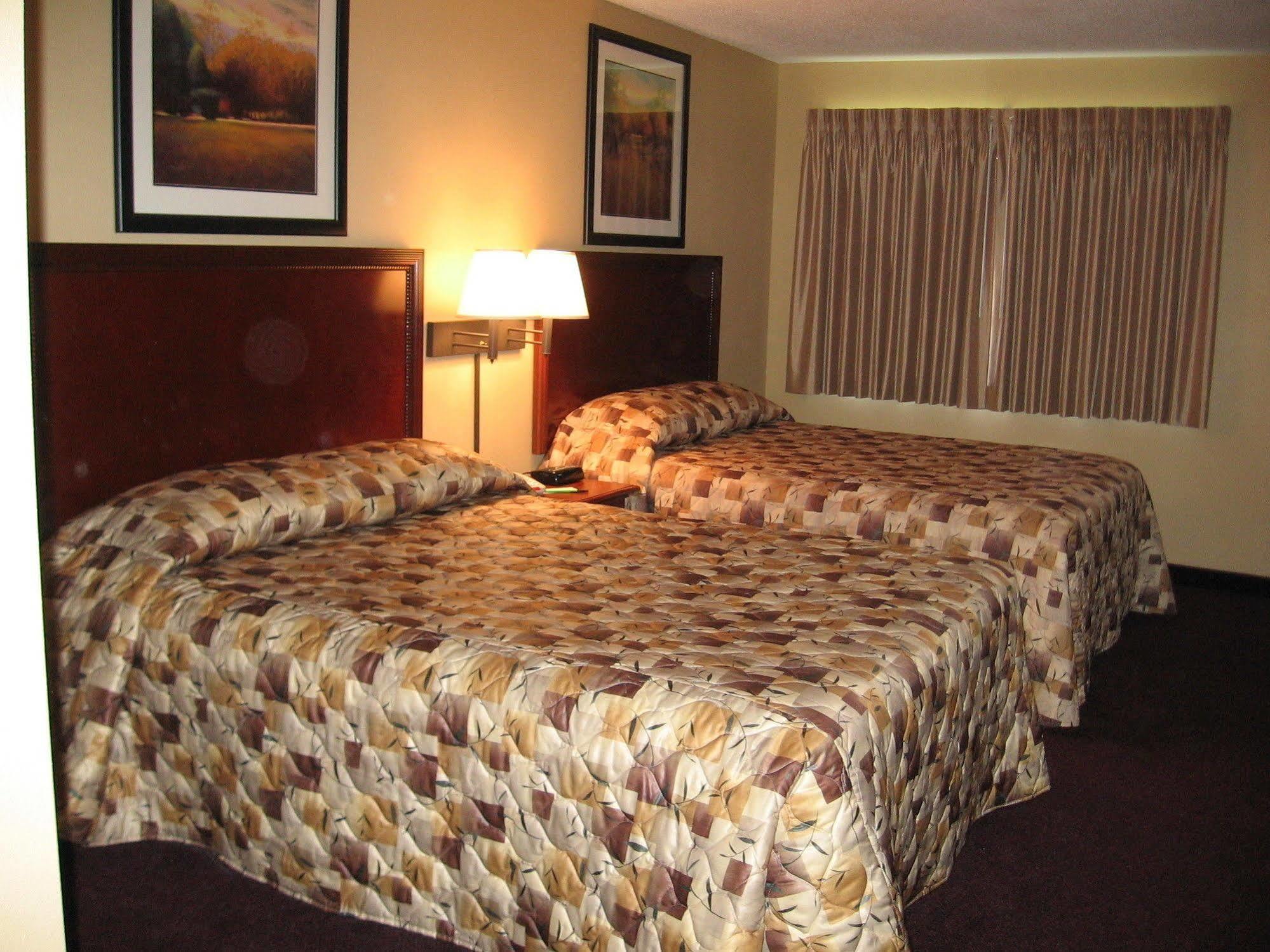 Pocahontas Inn & Suites מראה חיצוני תמונה