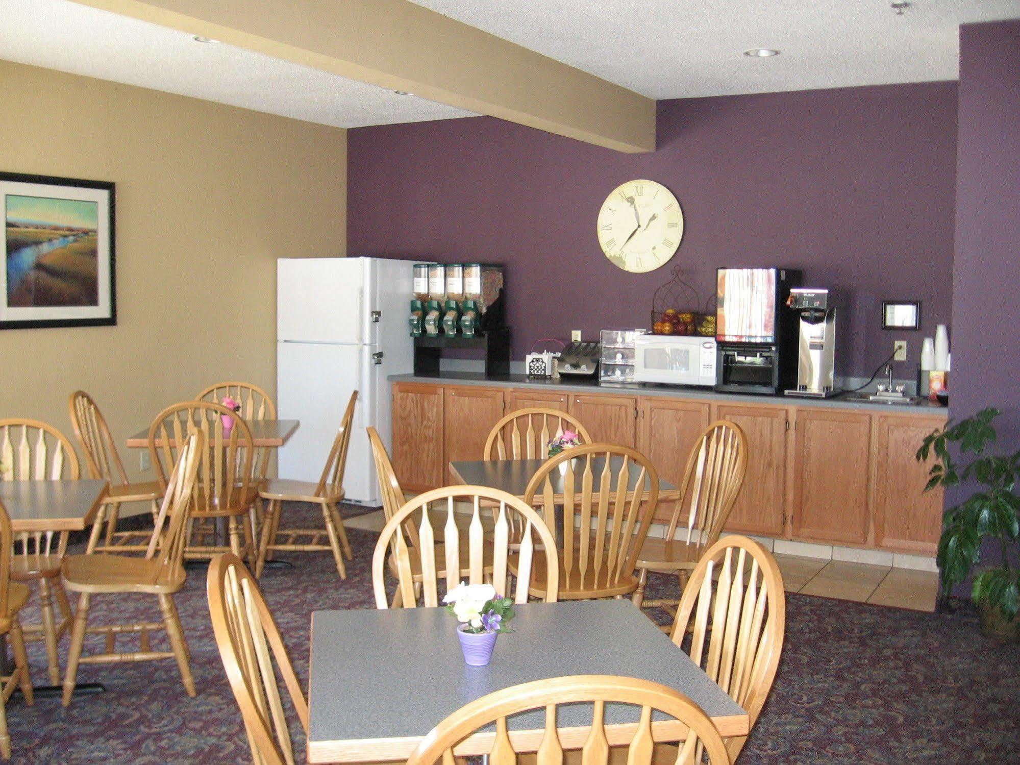 Pocahontas Inn & Suites מראה חיצוני תמונה